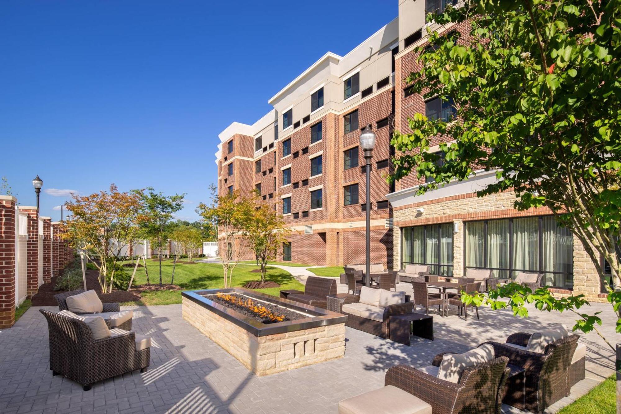 Courtyard By Marriott Bowie